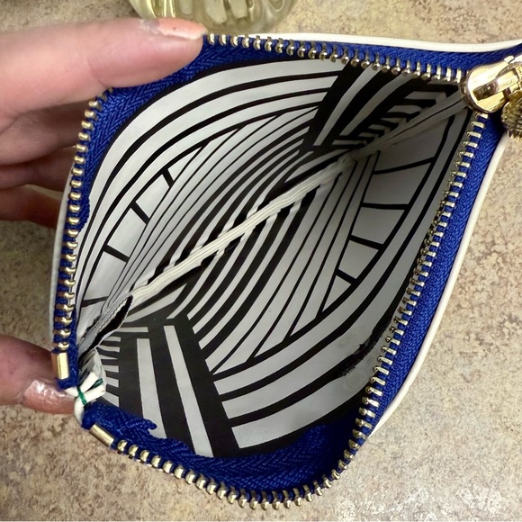 NWOT OTG 247 #3 Crissy Python Green pouch bag - Picture 4 of 4